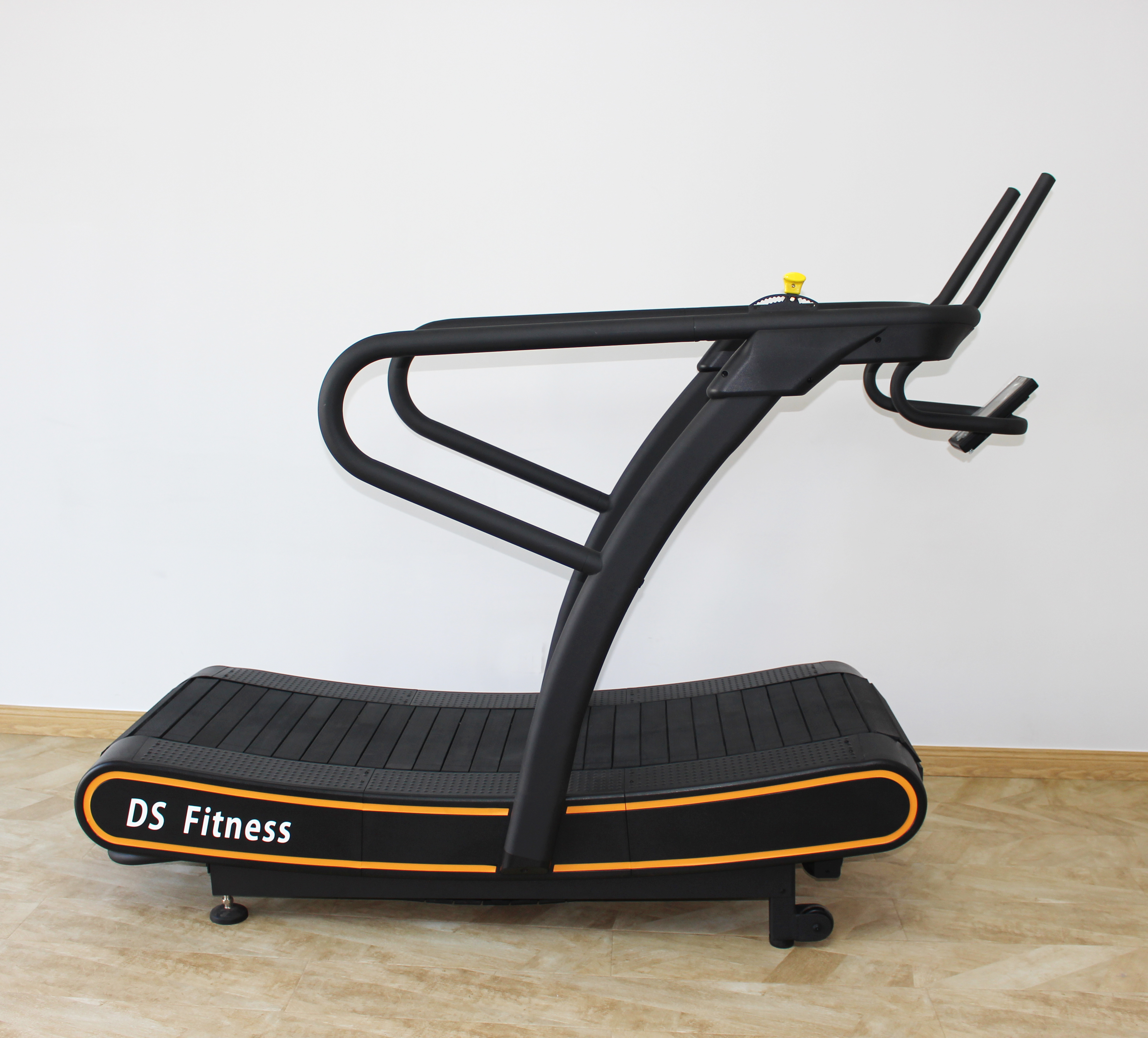 Self Powered Magnetic Park Resistance Curved Treadmill